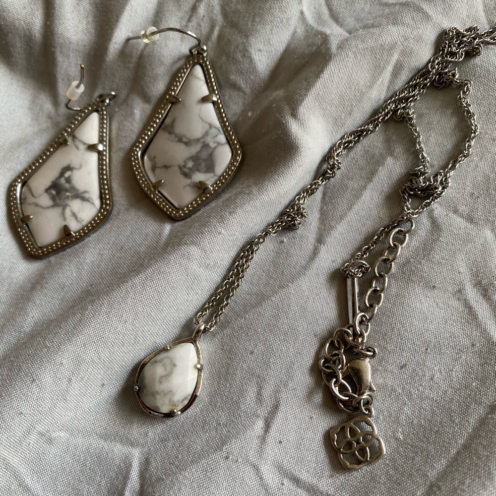 Vintage White Howlite Kendra Scott drop Necklace and Alex Earrings
